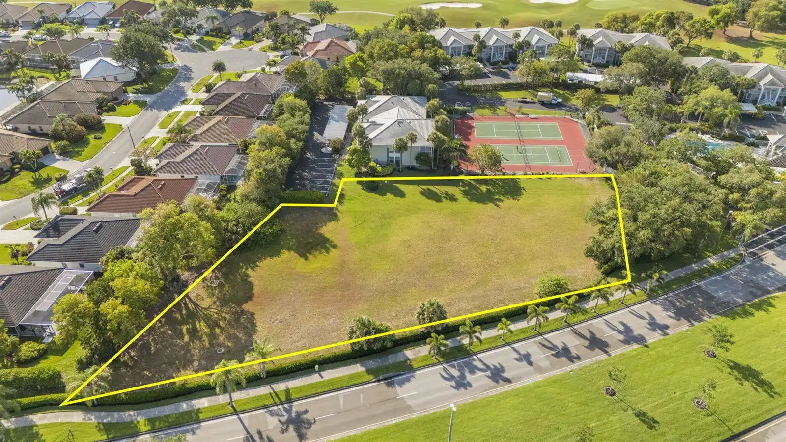 8151 Twelve Oaks Circle, Naples FL 34113