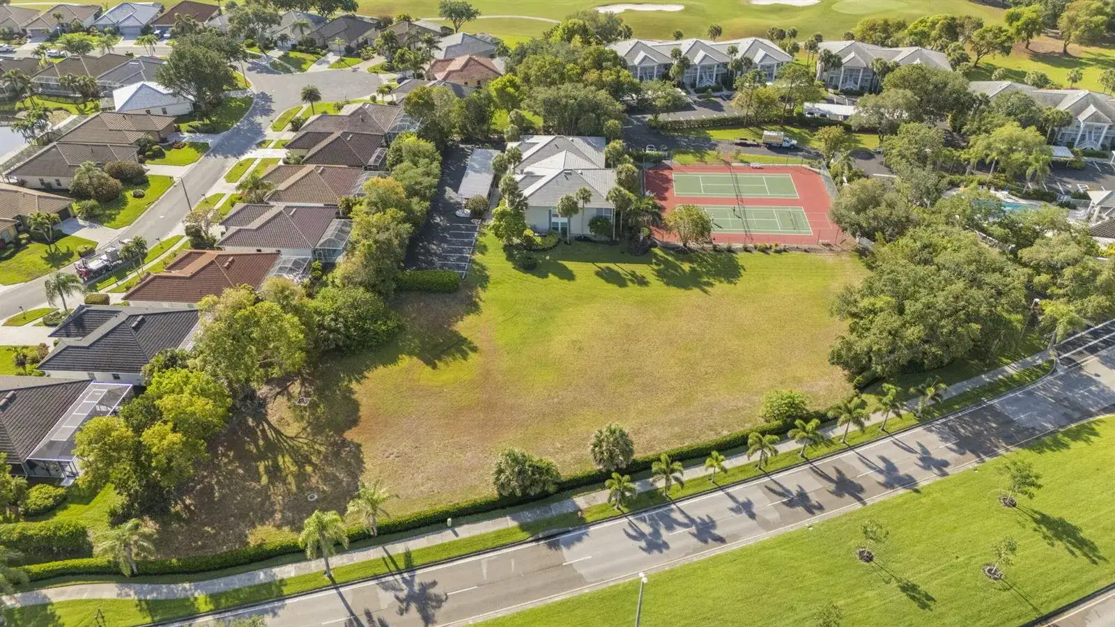 8151 Twelve Oaks Circle, Naples FL 34113 photo 2