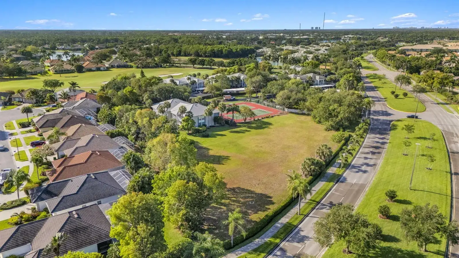 8151 Twelve Oaks Circle, Naples FL 34113 photo 3