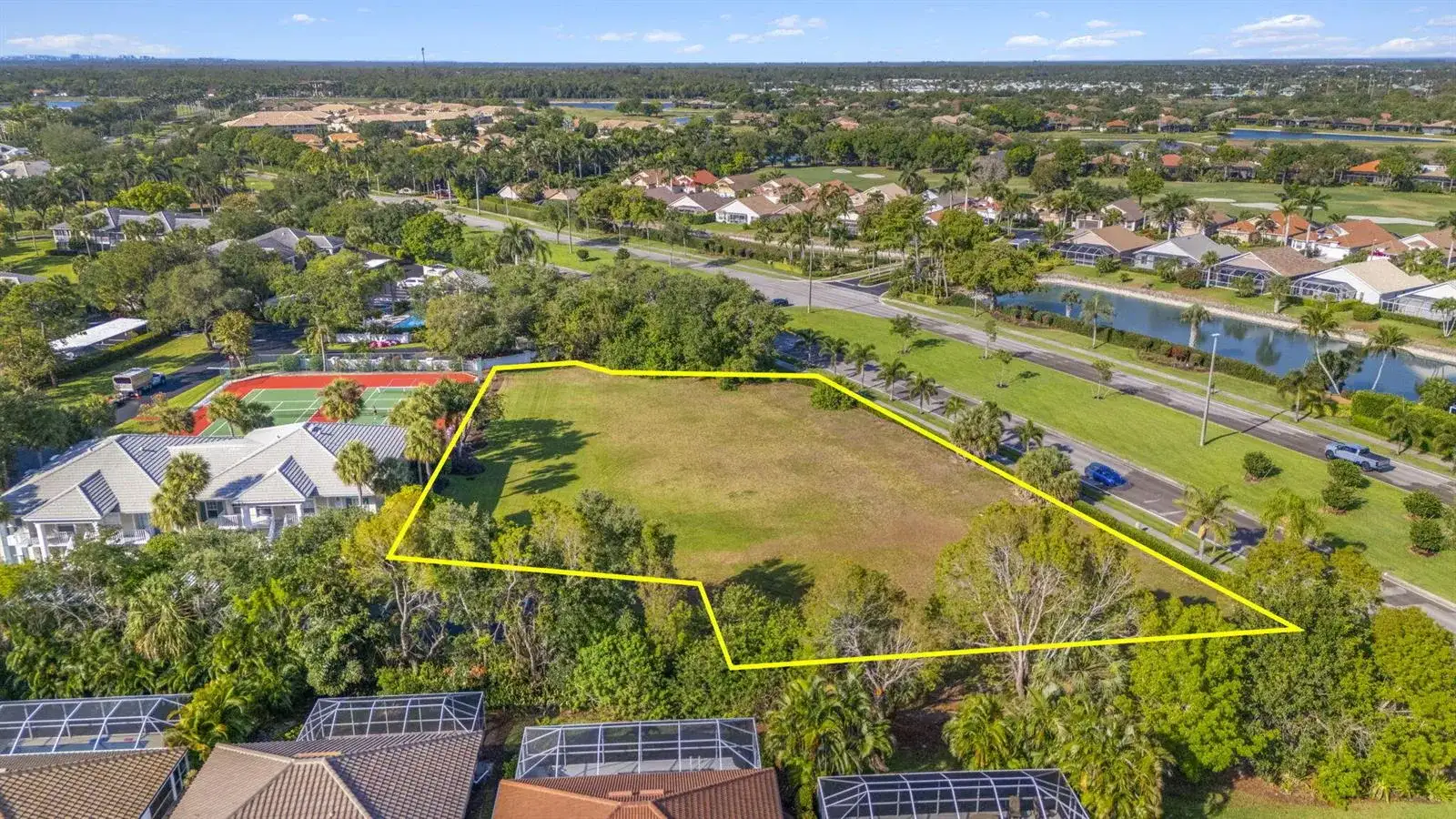 8151 Twelve Oaks Circle, Naples FL 34113 photo 4