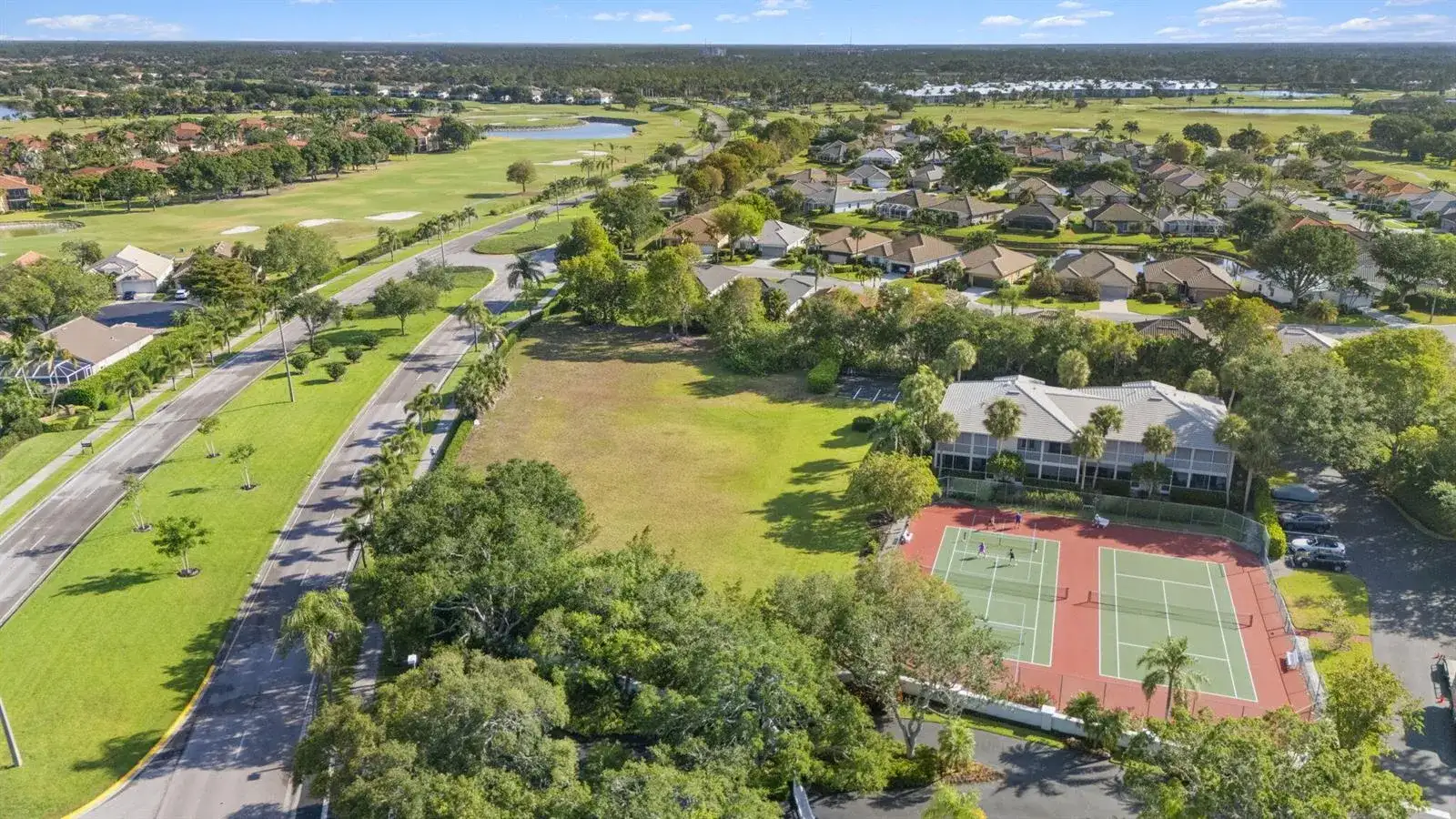8151 Twelve Oaks Circle, Naples FL 34113 photo 5