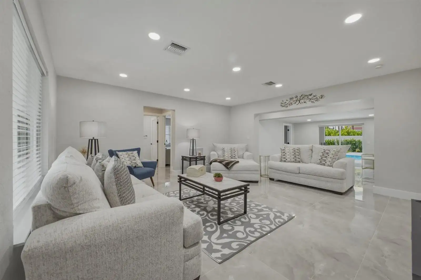 632 Las Palmas Park, Boynton Beach FL 33435 photo 2