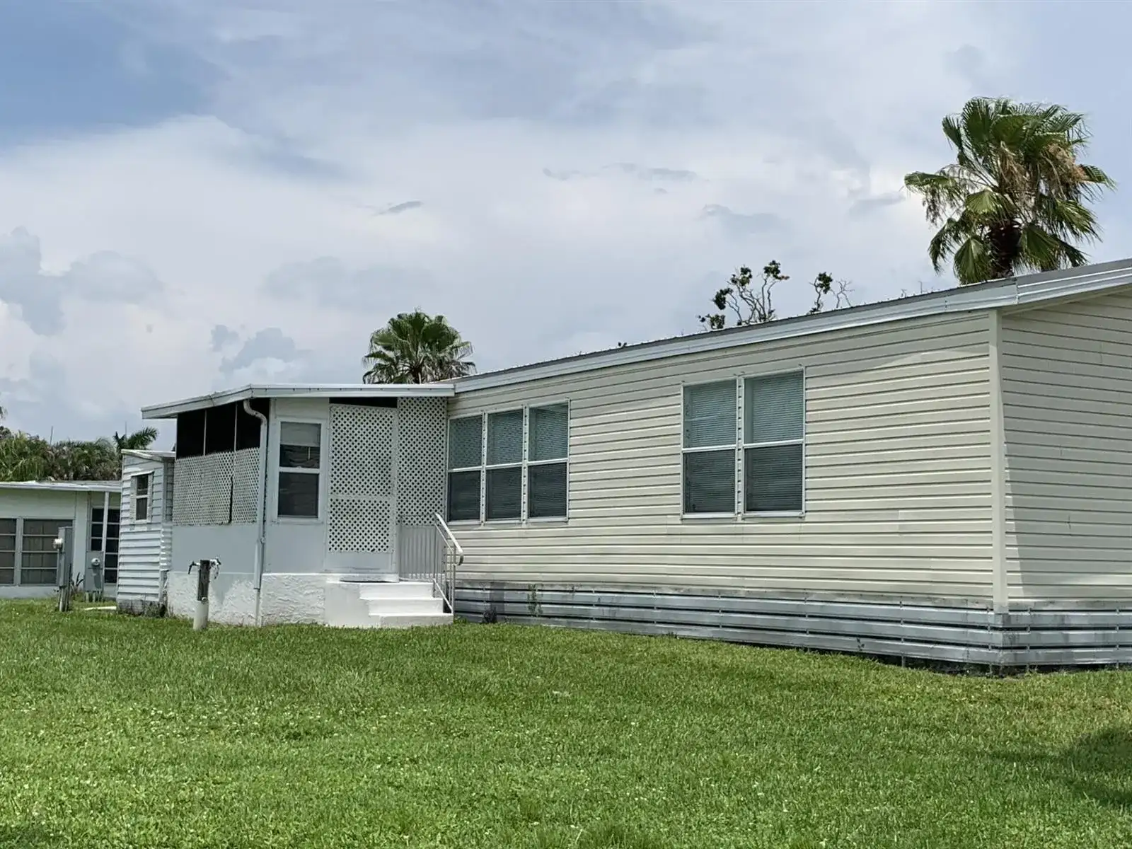 28 SE Flamenco Way, Port St. Lucie FL 34952 photo 4