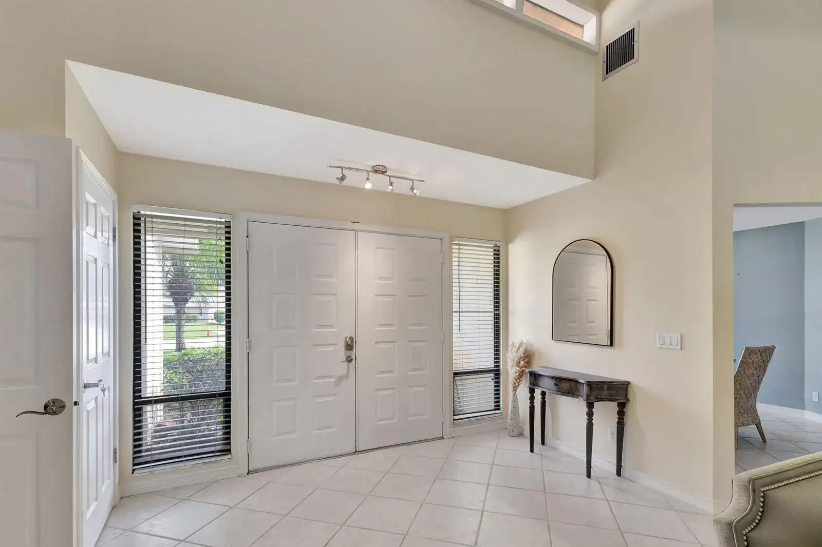 88 Pinehill Trail E, Tequesta FL 33469 photo 4