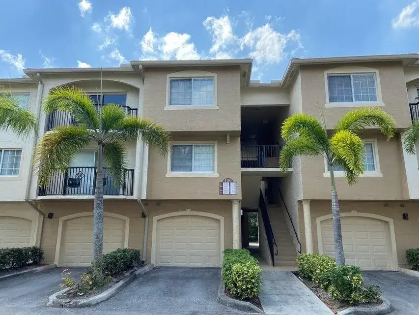 1100 S CRESTWOOD Court S # 1117, Royal Palm Beach FL 33411