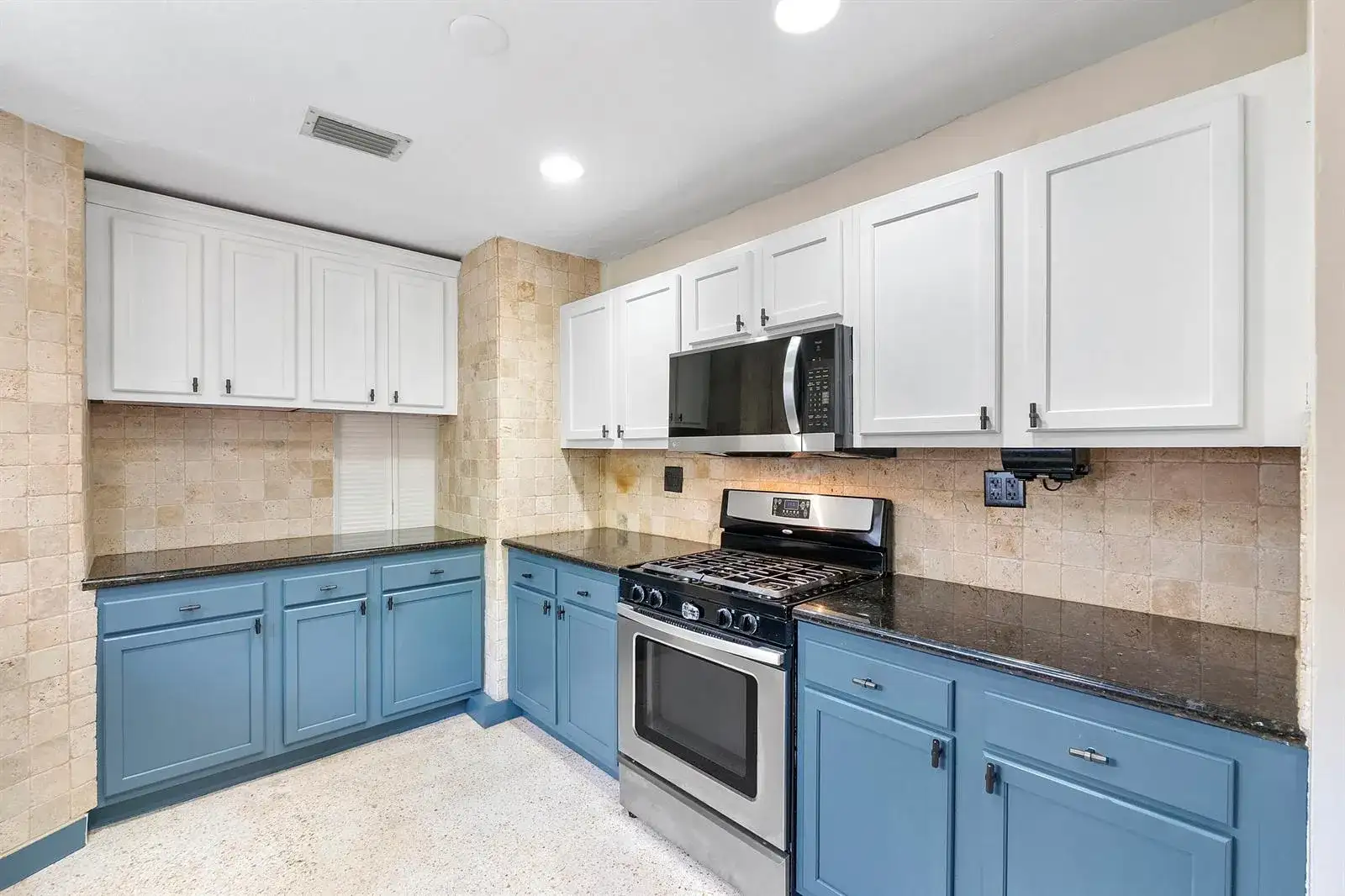 2933 NE 1st Avenue, Wilton Manors FL 33334 photo 2