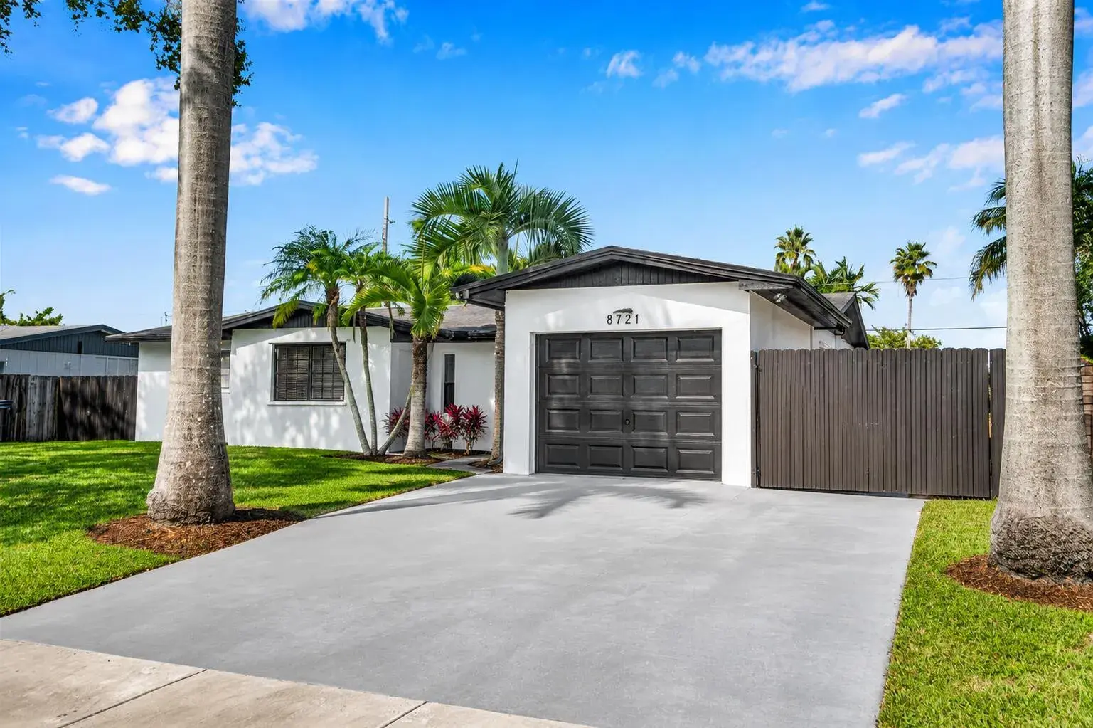 8721 SW 200TH Terrace, Cutler Bay FL 33189 photo 2