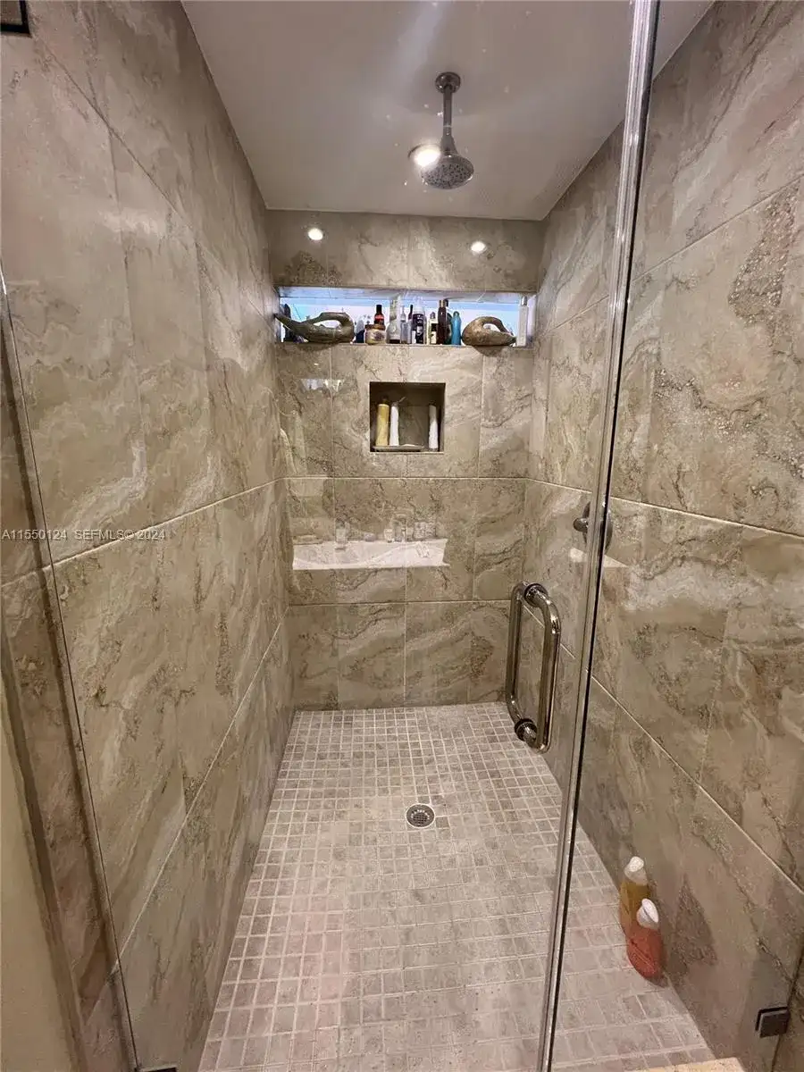 2430 Brickell Avenue, Miami FL 33129 photo 4