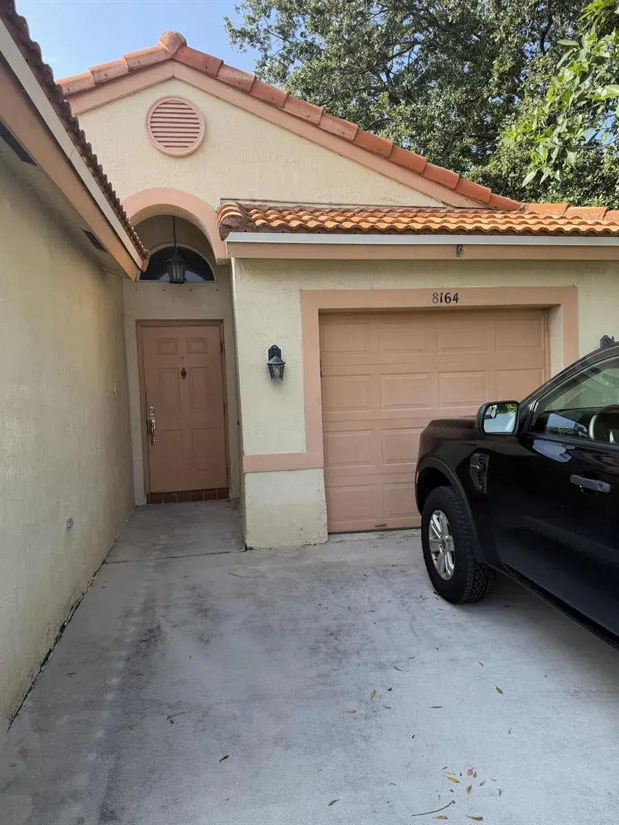 8164 PELICAN HARBOUR Drive, Lake Worth FL 33467