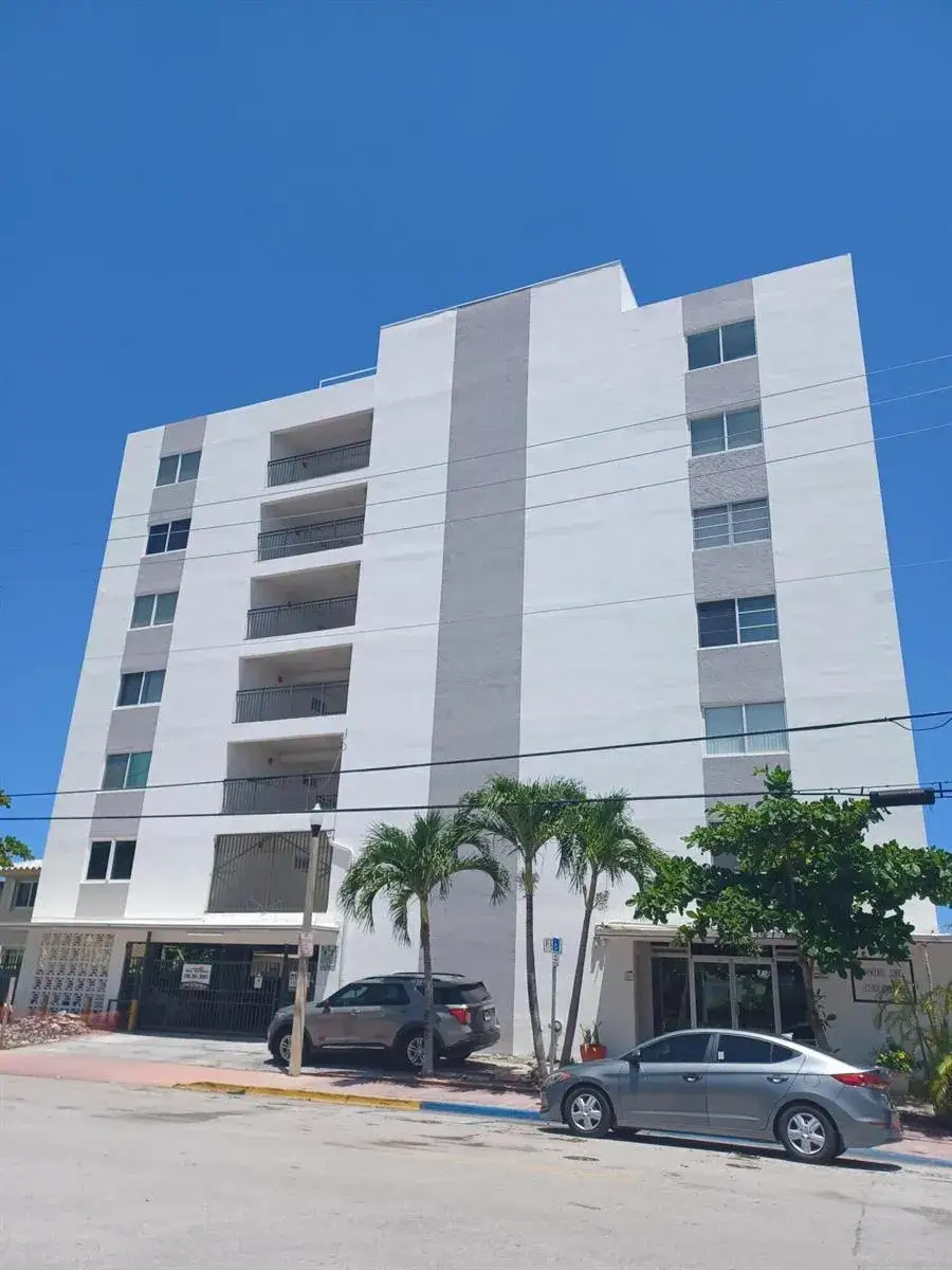 8001 N CRESPI Boulevard # 2C, Miami Beach FL 33141