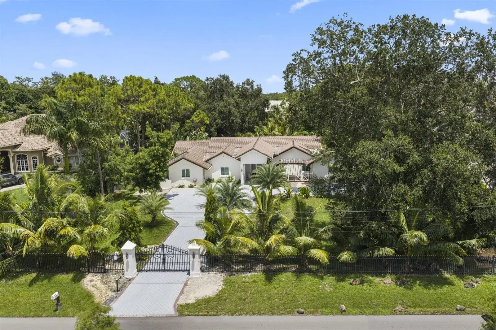 6344 NW 74th Terrace, Parkland FL 33067 photo 3