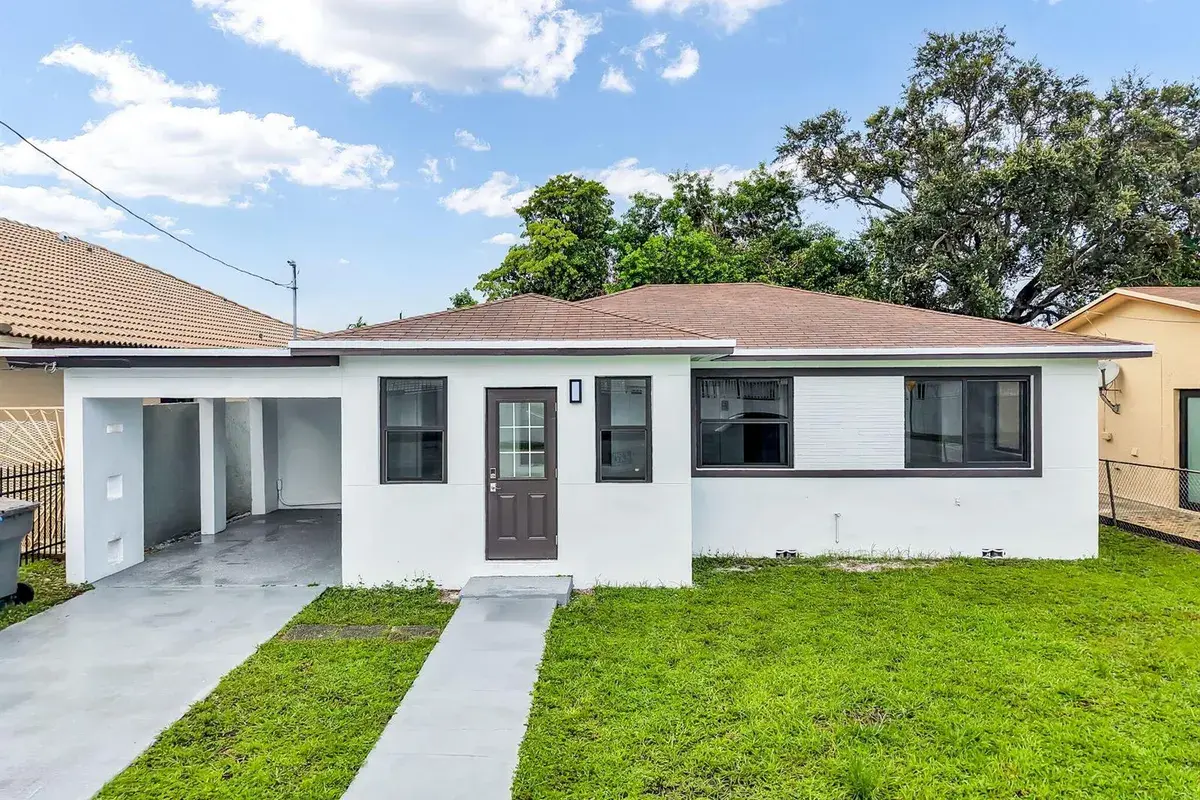 5015 SW 25TH Street, West Park FL 33023