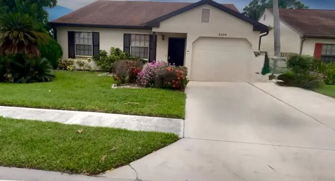 2290 SE Breckenridge Circle, Port St. Lucie FL 34952 photo 2