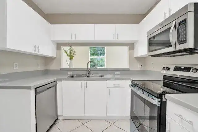 10581 NW 57TH Court, Coral Springs FL 33076 photo 4