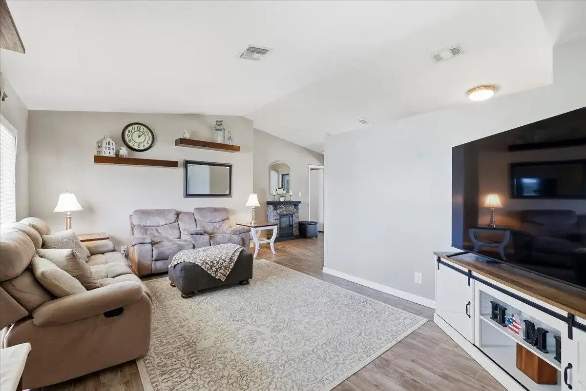 7041 NW 23RD Street, Margate FL 33063 photo 4
