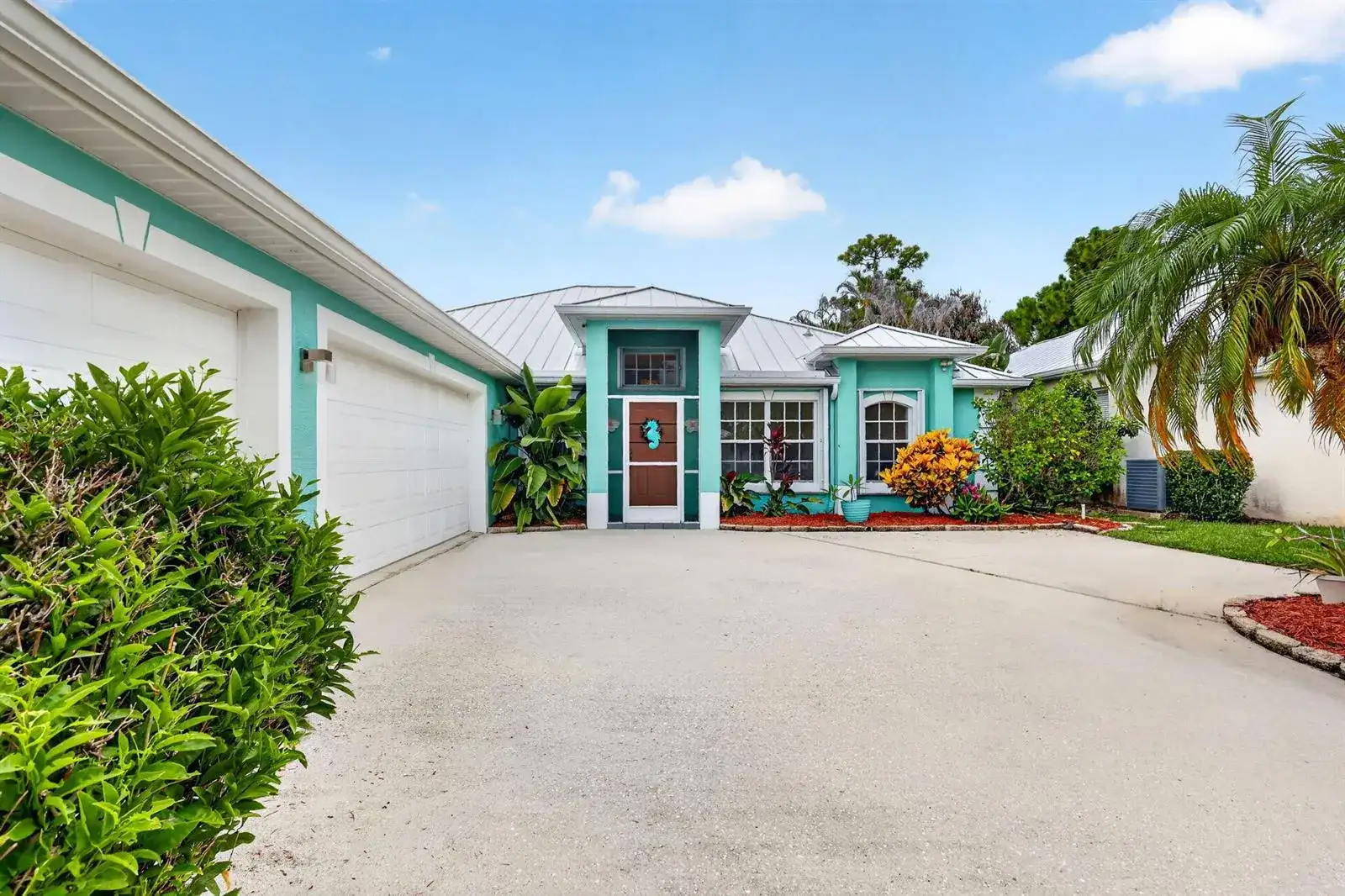 482 NW Sunflower Place, Jensen Beach FL 34957 photo 2