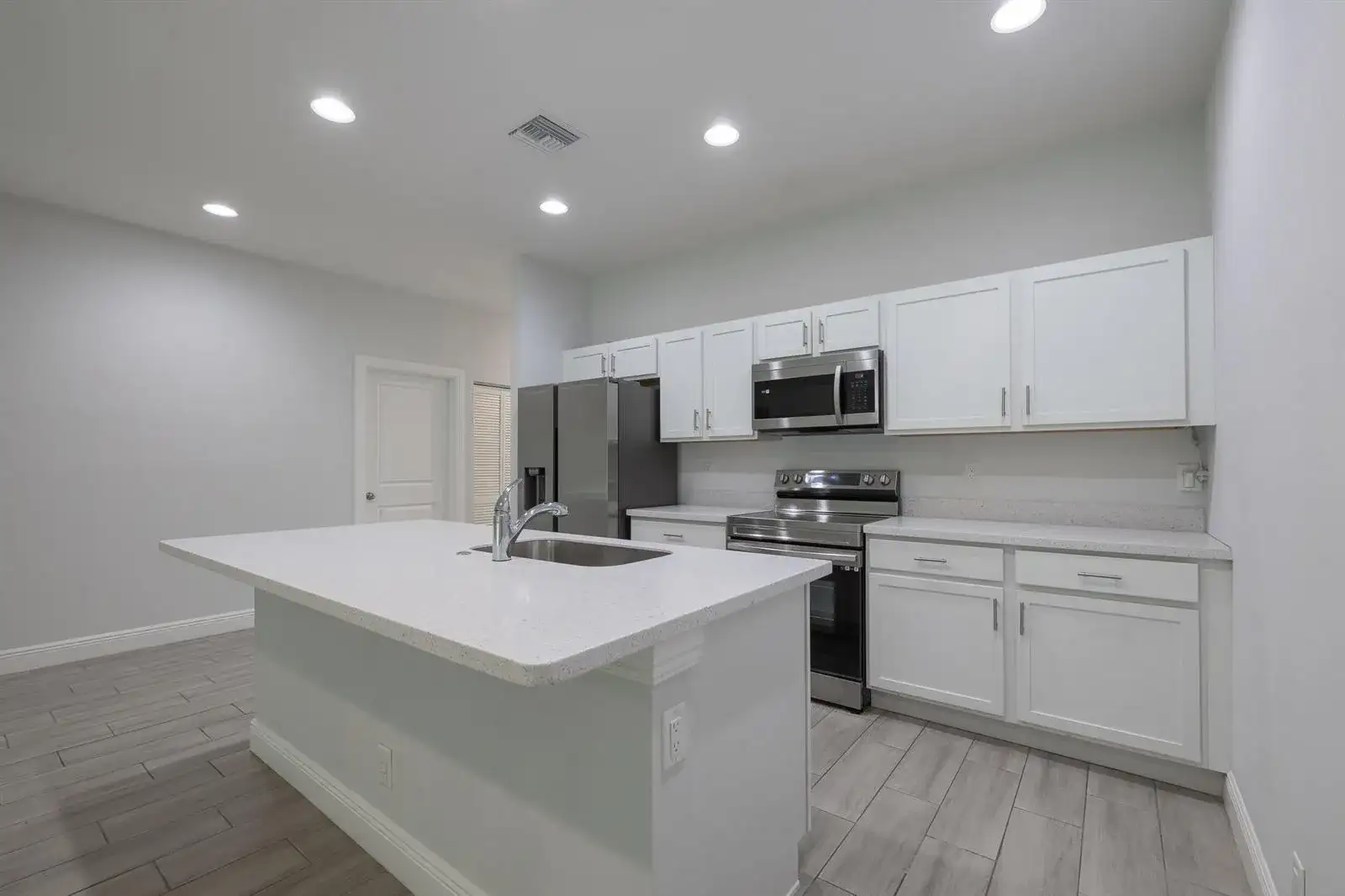 2240 84th Court, Vero Beach FL 32966 photo 5