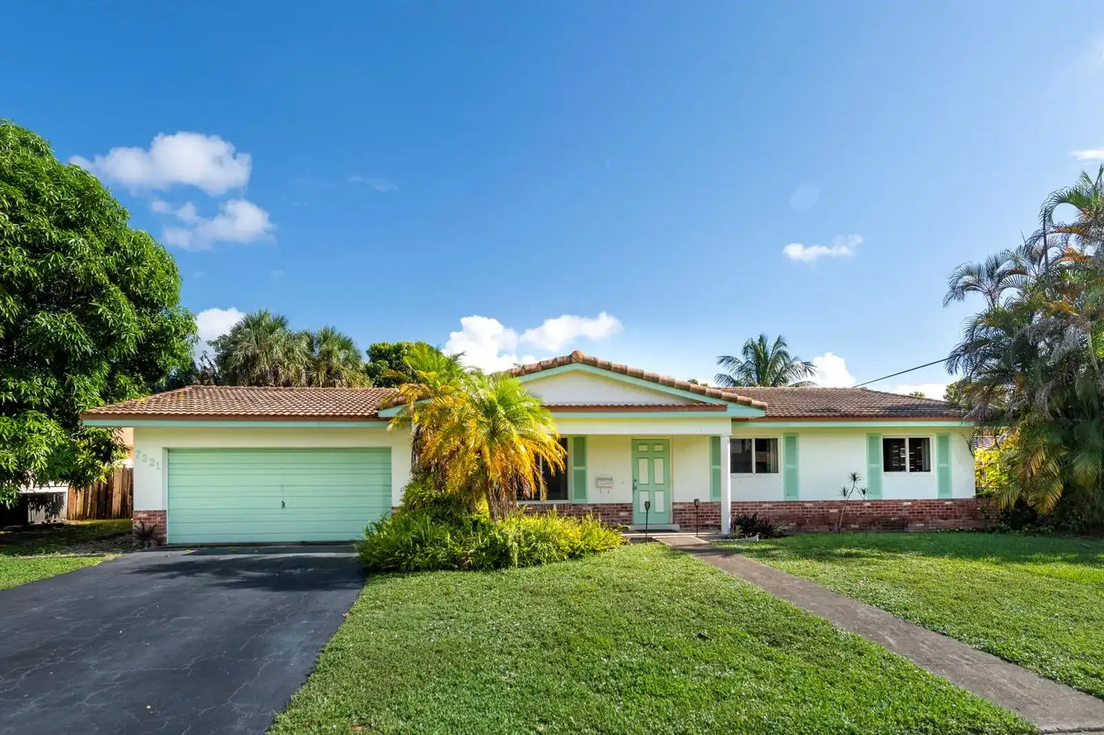 7321 NW 14th Street, Plantation FL 33313