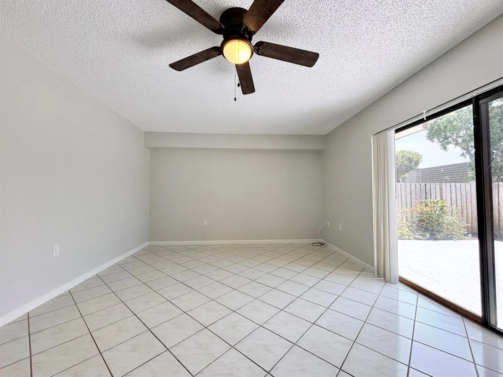 1402 14th Way, West Palm Beach FL 33407 photo 4