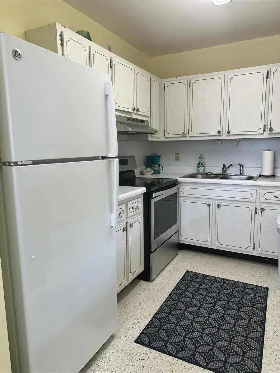 3080 LAKE OSBORNE Drive # 206, FL 33461 photo 4