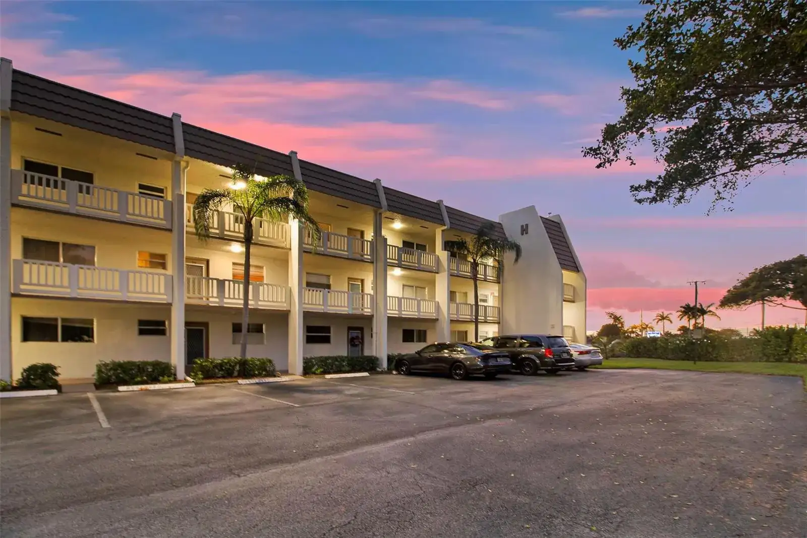 6890 Royal Palm Boulevard # 312H, Margate FL 33063