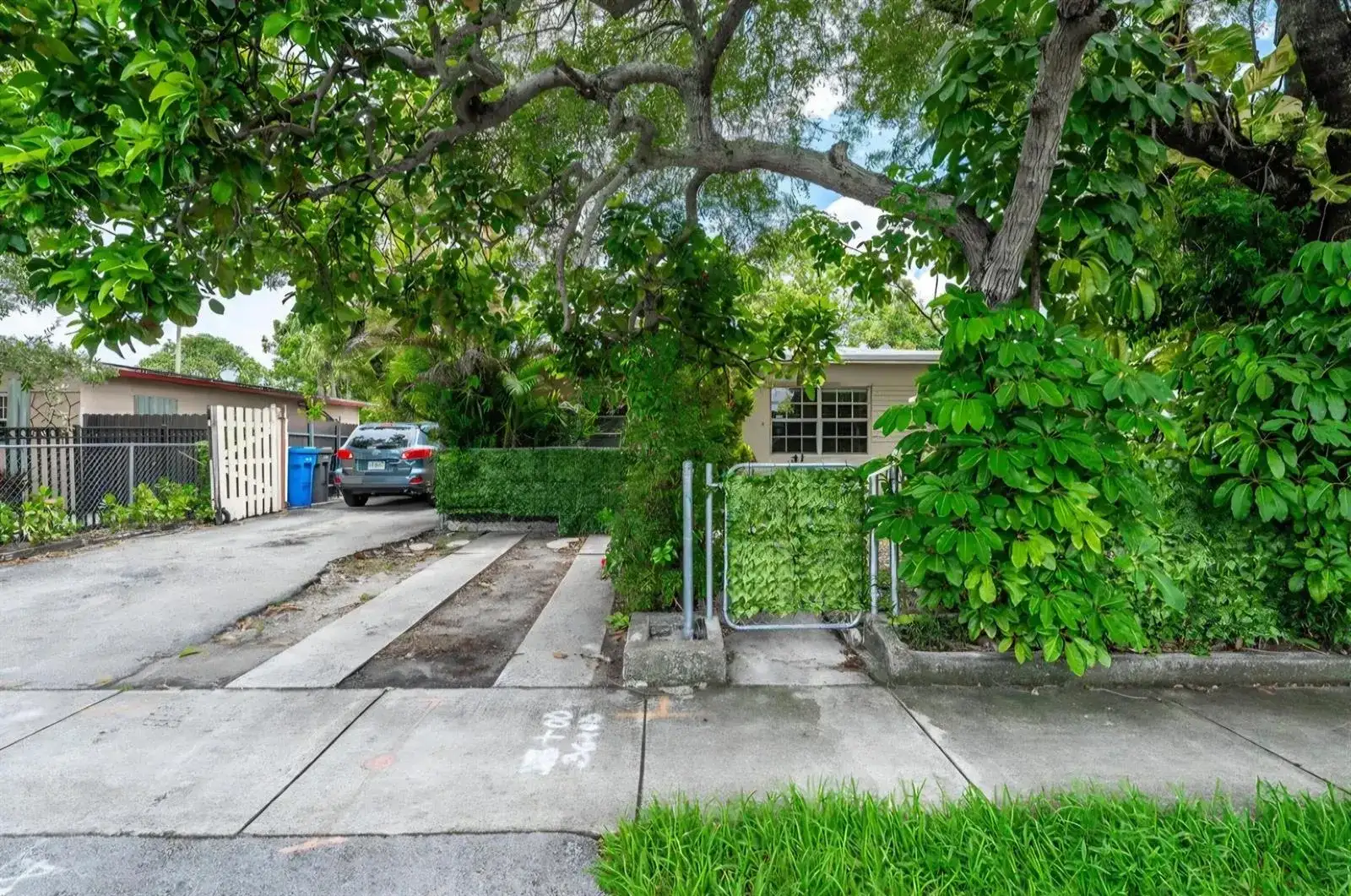 3401 SW 48TH Avenue, Hollywood FL 33023 photo 2