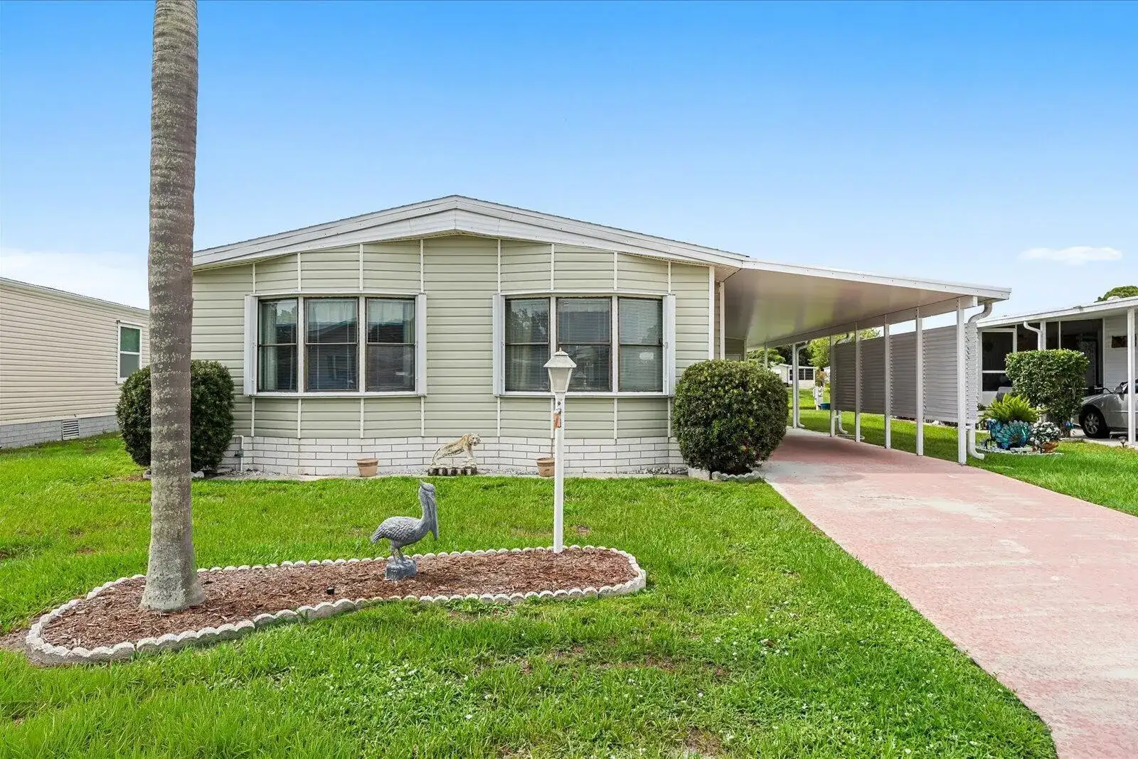 484 TROPICAL ISLES Circle # 32, Fort Pierce FL 34982 photo 2