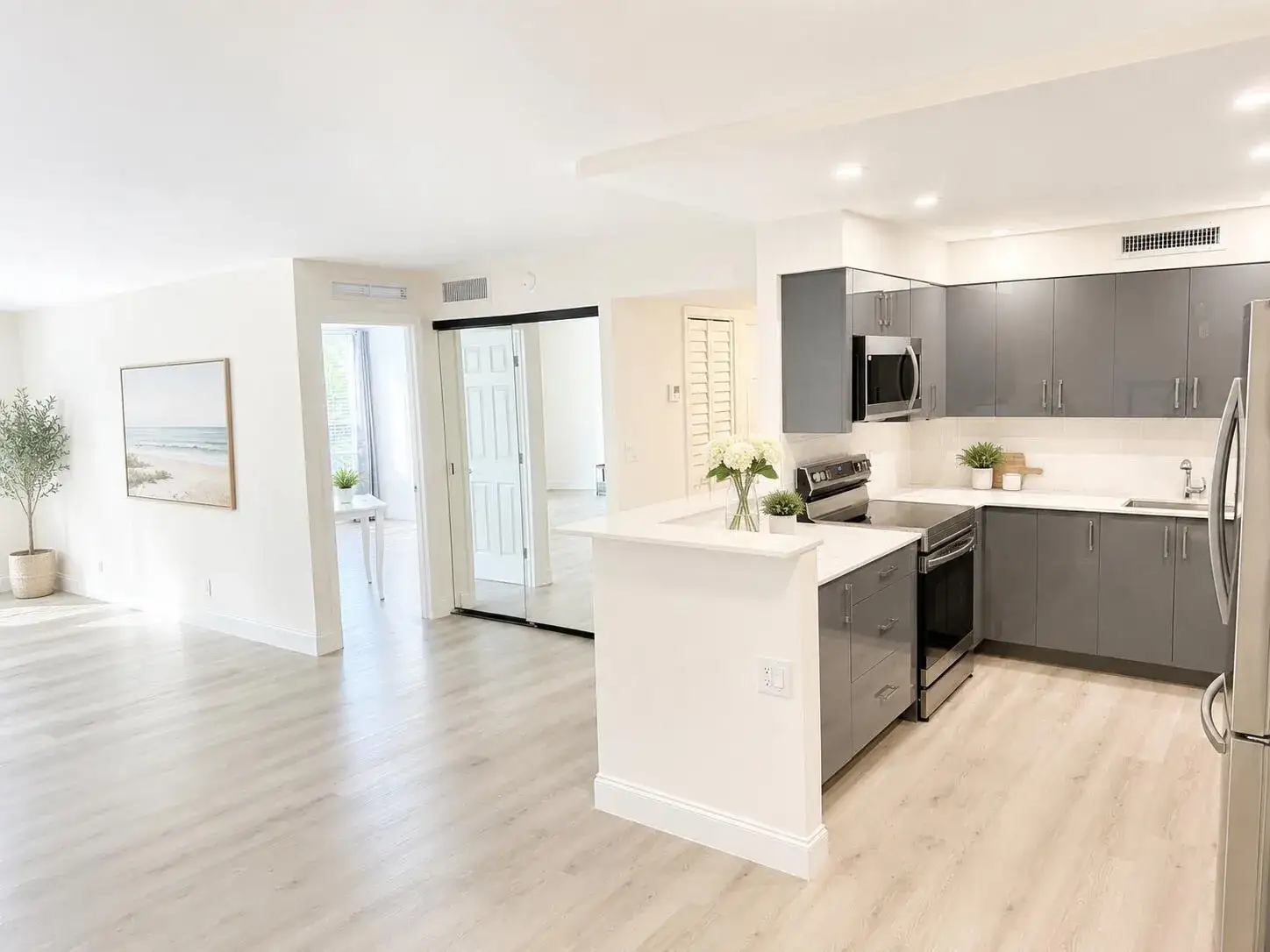 1000 Spanish River Road # 2J, Boca Raton FL 33432
