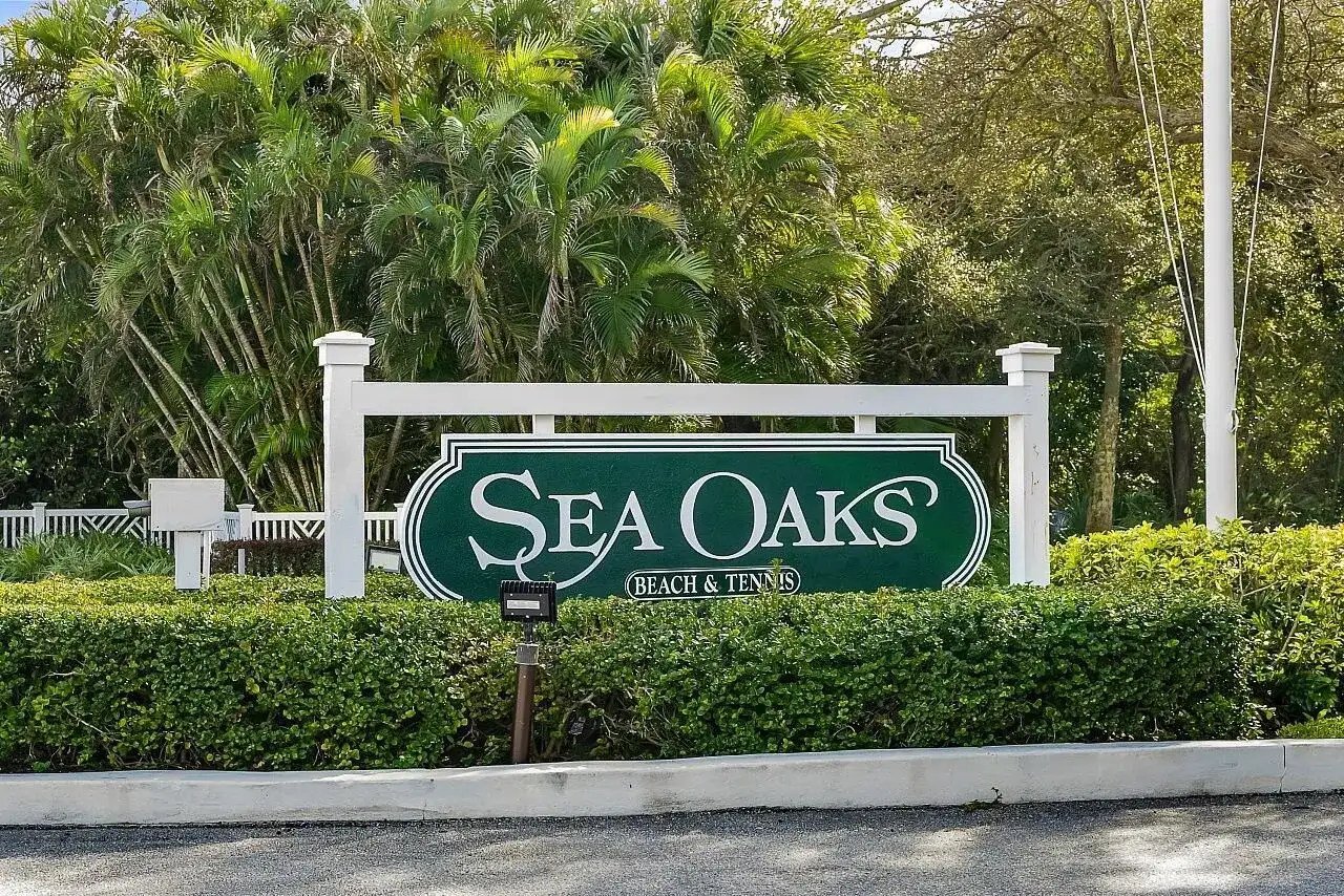 1260 PALMETTO Court # 106, Vero Beach FL 32963 photo 2