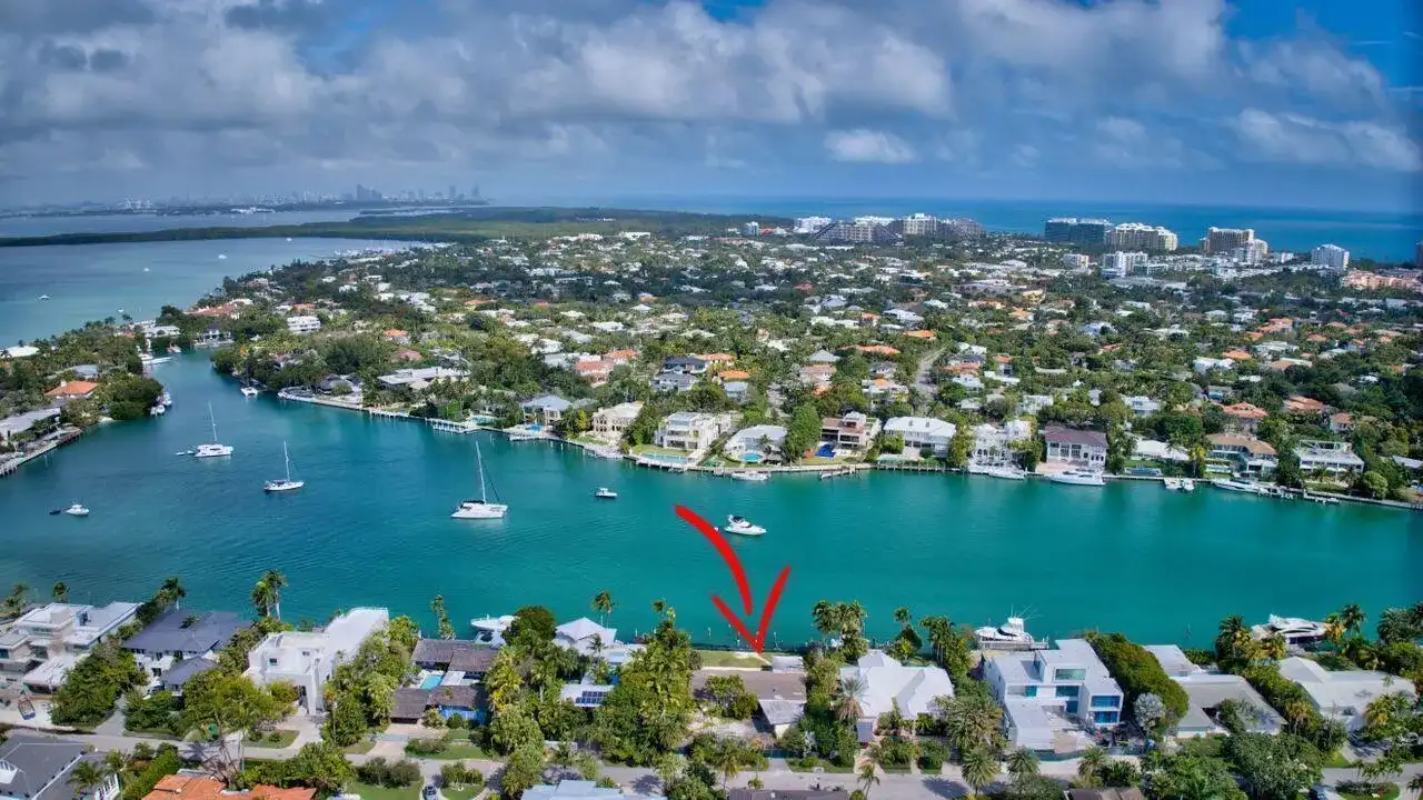 631 N Mashta Drive, Key Biscayne FL 33149