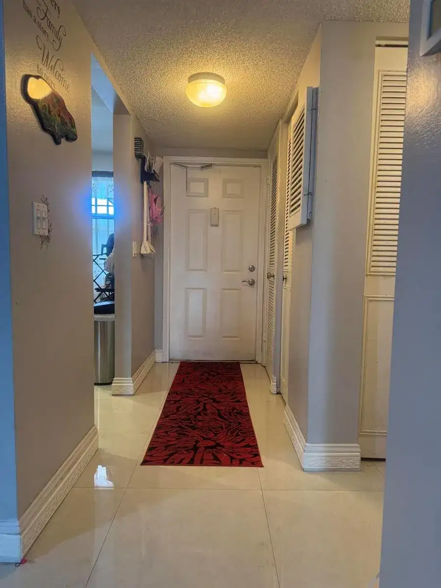 6575 W OAKLAND PARK Boulevard # 402, Lauderhill FL 33313 photo 4
