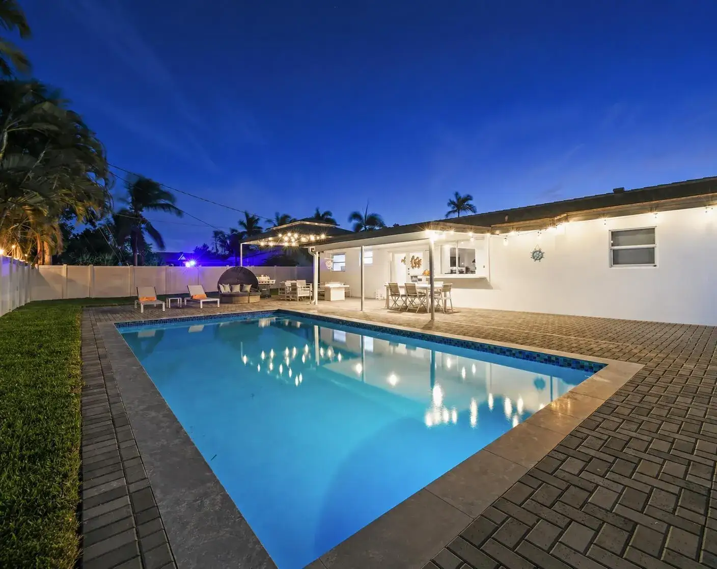 5040 NE 22ND Avenue, Lighthouse Point FL 33064