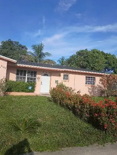 2842 NW 34TH Terrace, Lauderdale Lakes FL 33311 photo 2