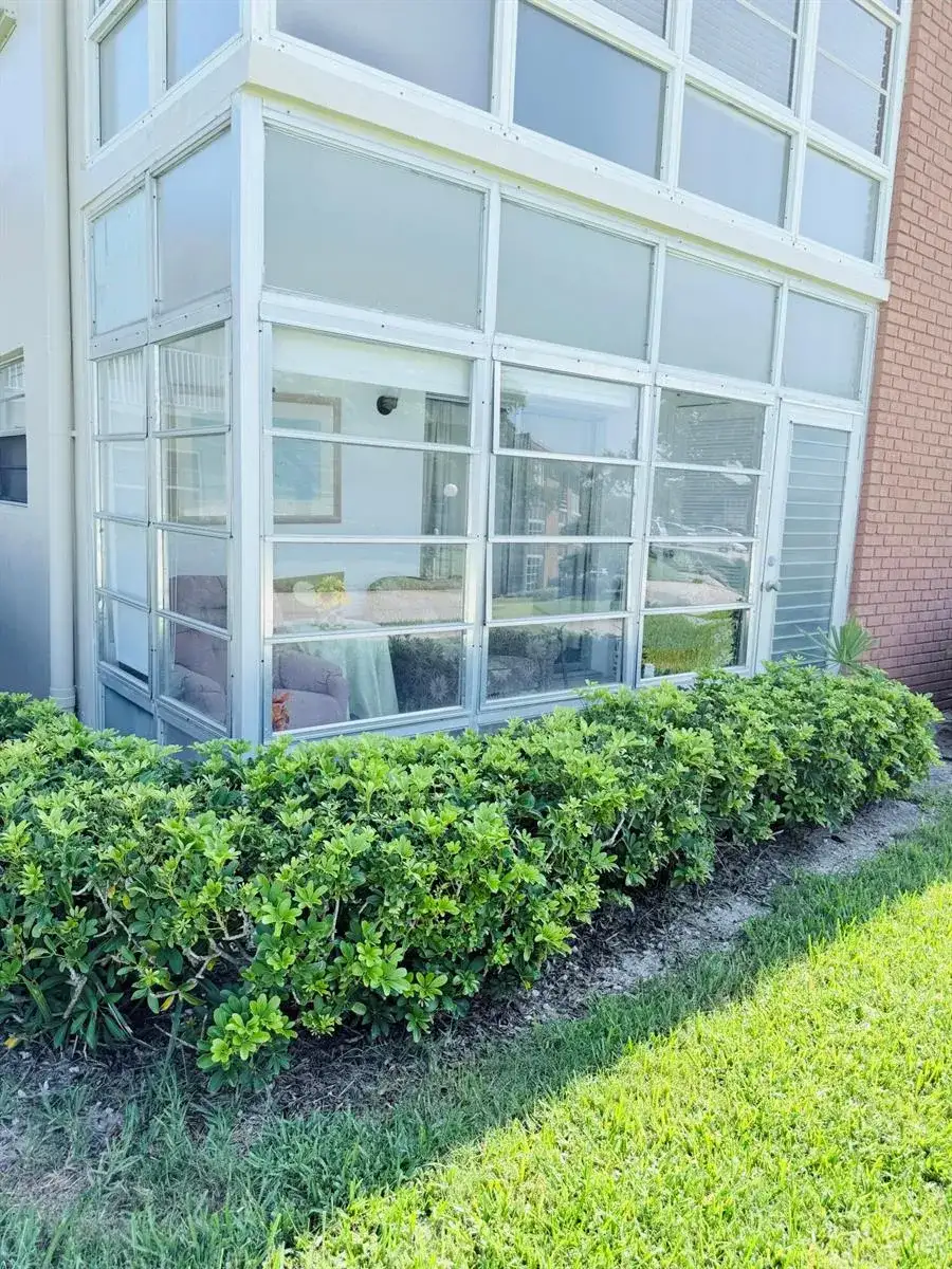 40 WOODLAND Drive # 105, Vero Beach FL 32962 photo 4