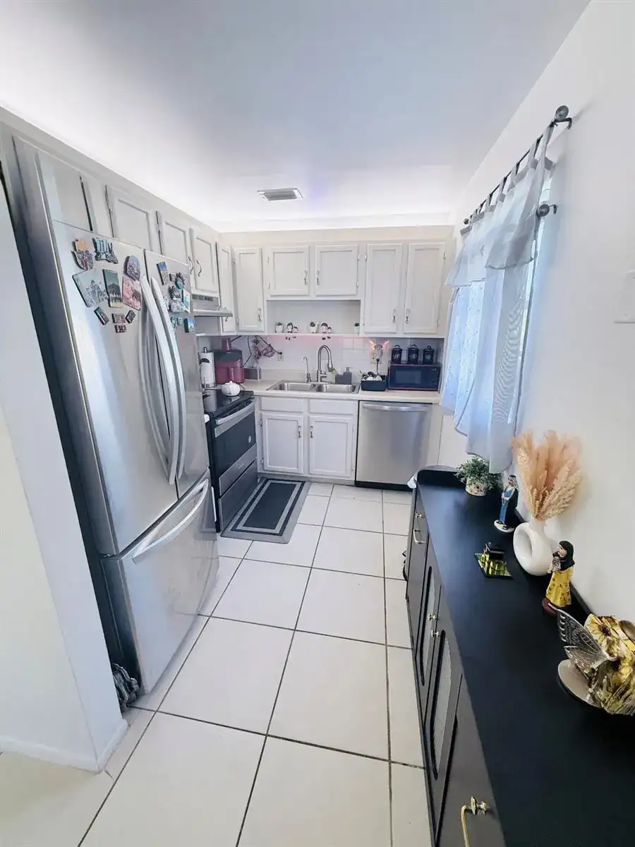 40 WOODLAND Drive # 105, Vero Beach FL 32962 photo 5