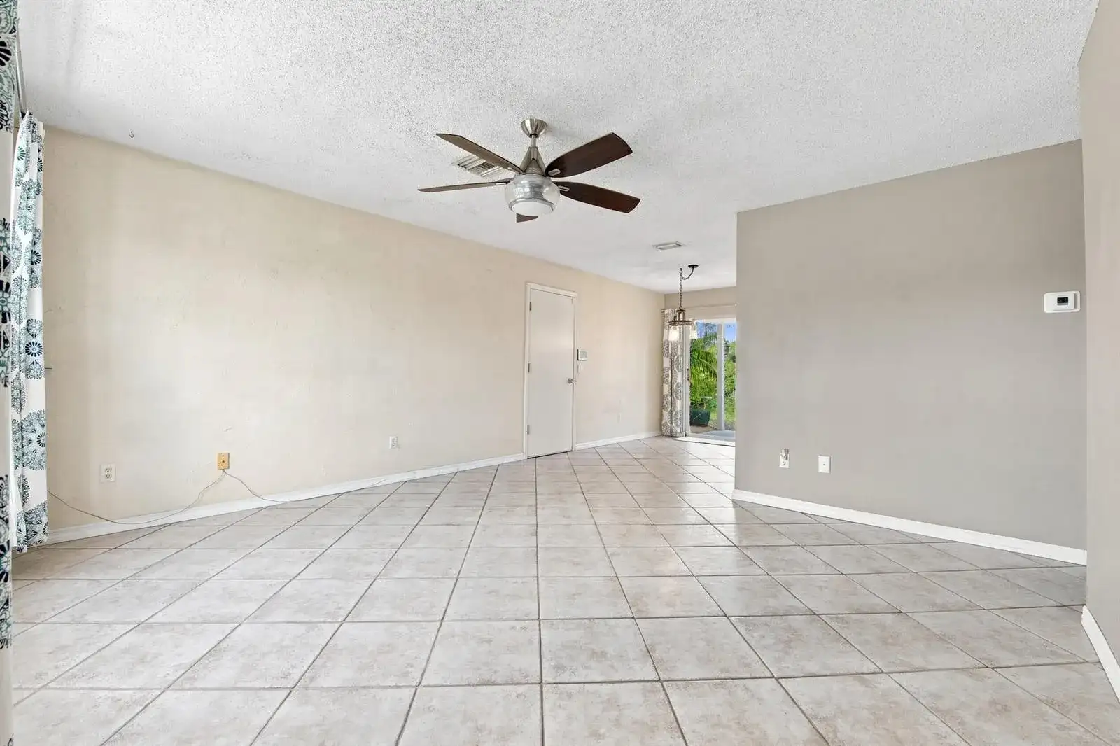 674 SW LAKEHURST Drive, Port St. Lucie FL 34983 photo 2