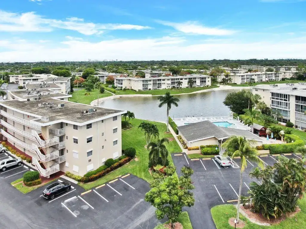 2811 S GARDEN Drive S # 308, Palm Springs FL 33461 photo 2