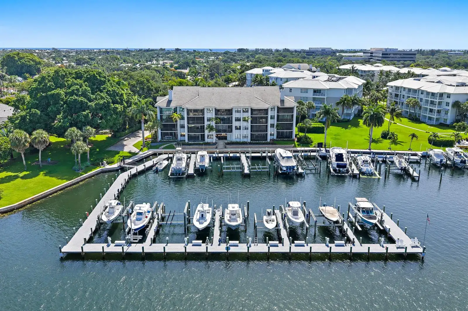 542 Bay Colony Drive N # 542, Juno Beach FL 33408 photo 2