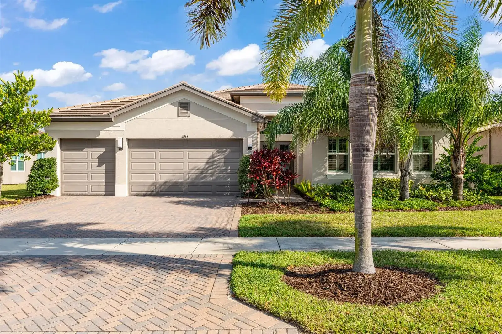 11965 SW SANDY BAY Circle, Port St. Lucie FL 34987 photo 2