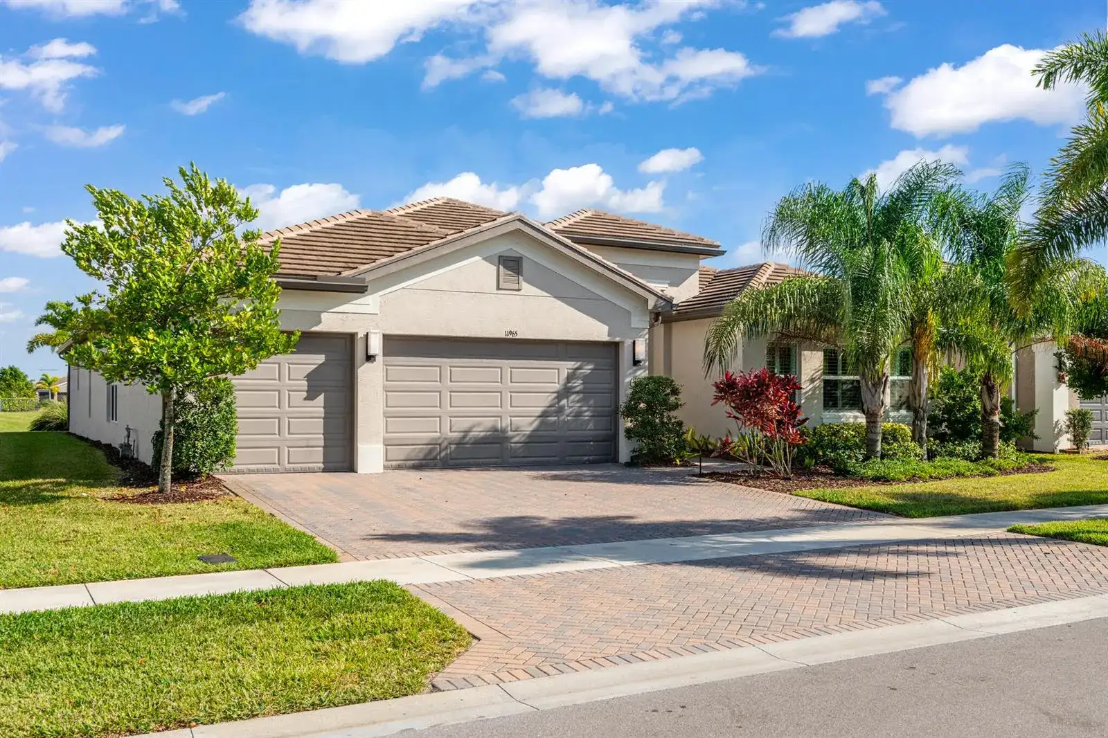 11965 SW SANDY BAY Circle, Port St. Lucie FL 34987 photo 3