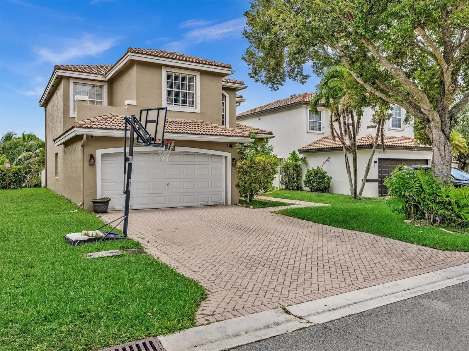 7145 CRESCENT CREEK Place, Coconut Creek FL 33073 photo 2