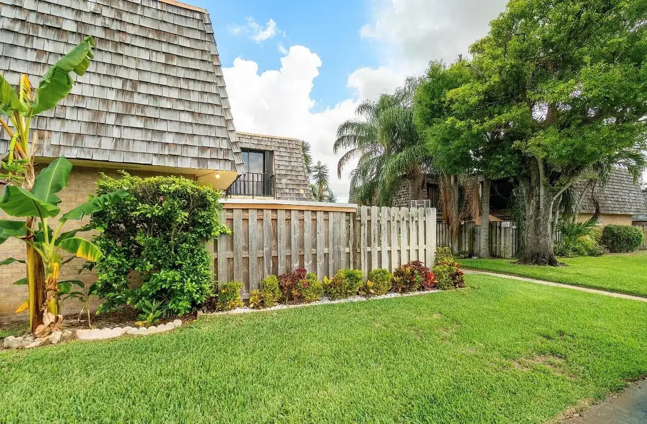 245 Woodland Road, Palm Springs FL 33461 photo 3