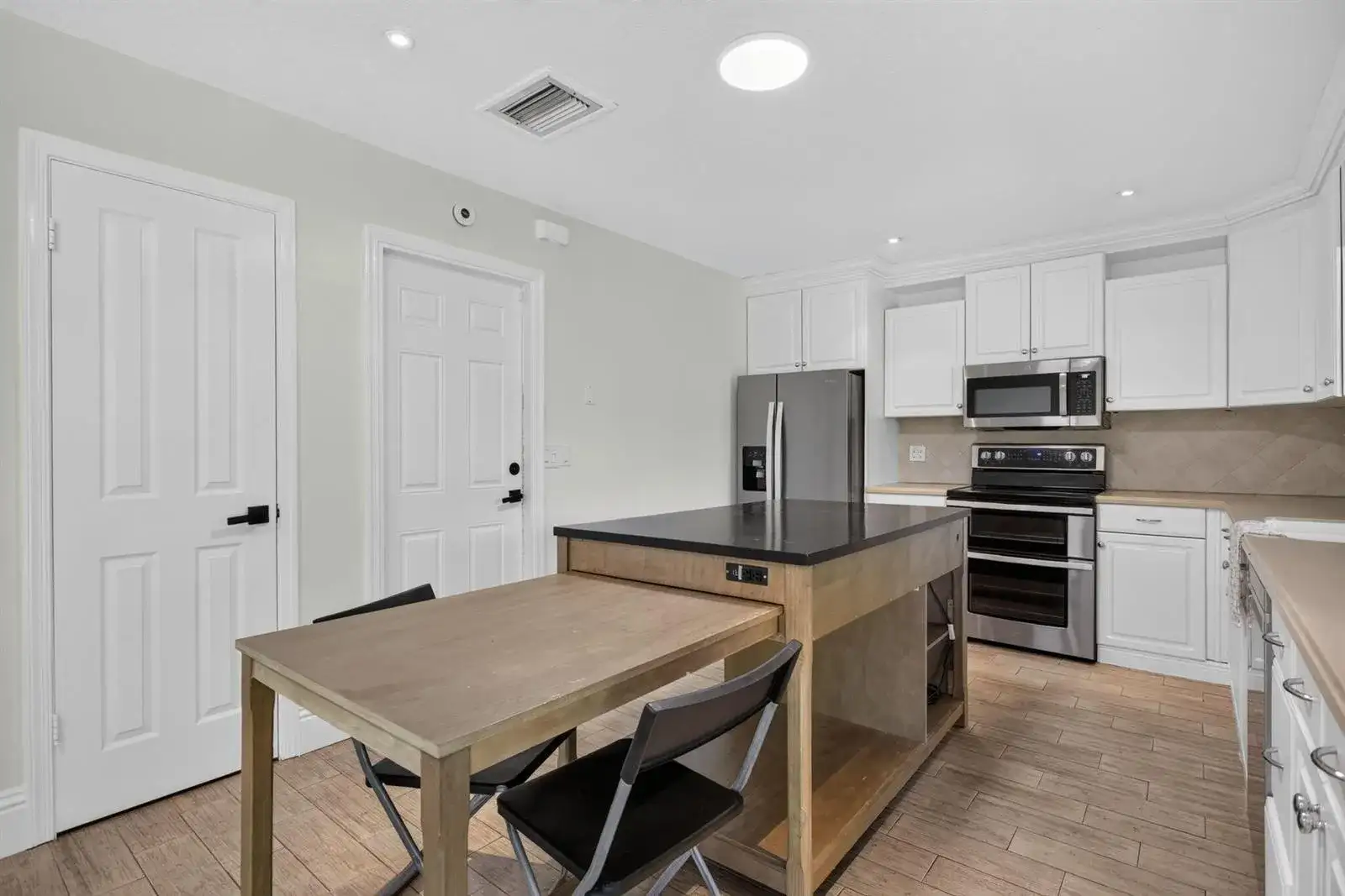 6410 NW 34TH Avenue, Fort Lauderdale FL 33309 photo 2