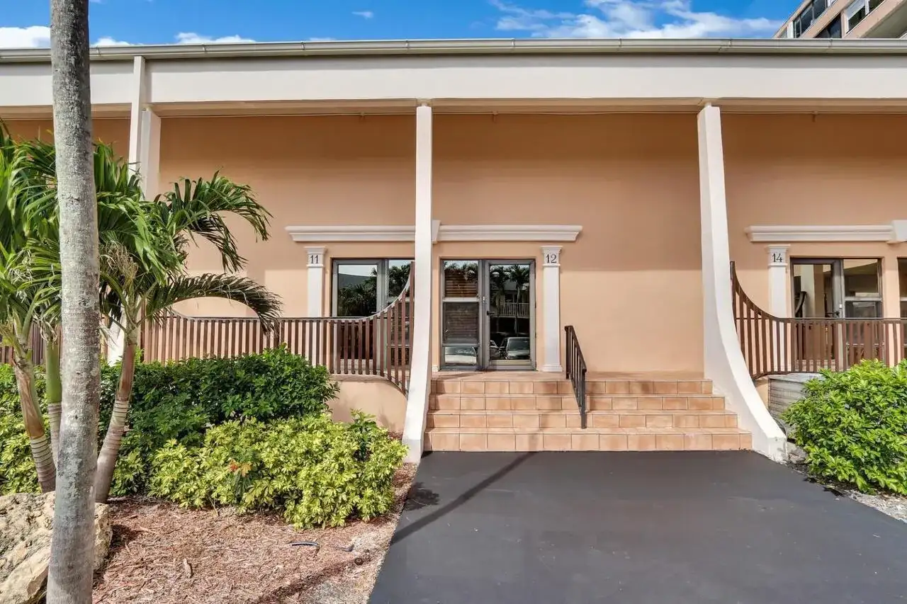 3589 S Ocean Boulevard # L12, South Palm Beach FL 33480 photo 3