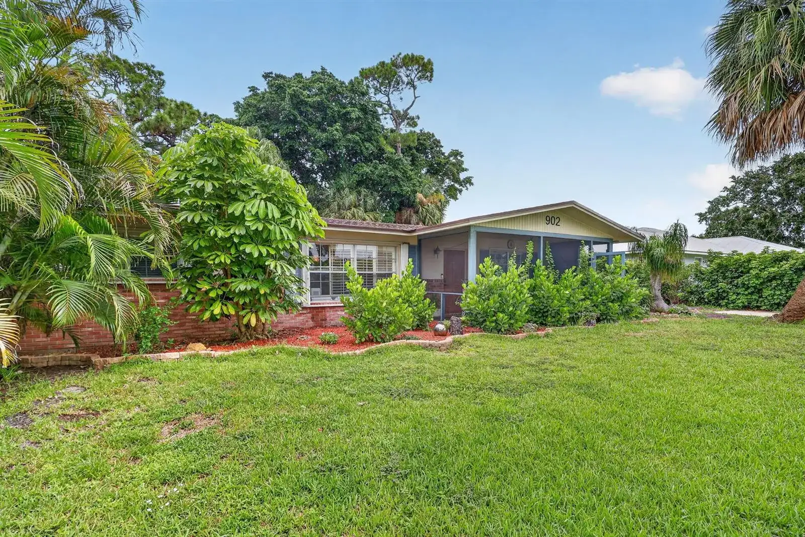 902 SE OCEAN Avenue, Stuart FL 34996 photo 2