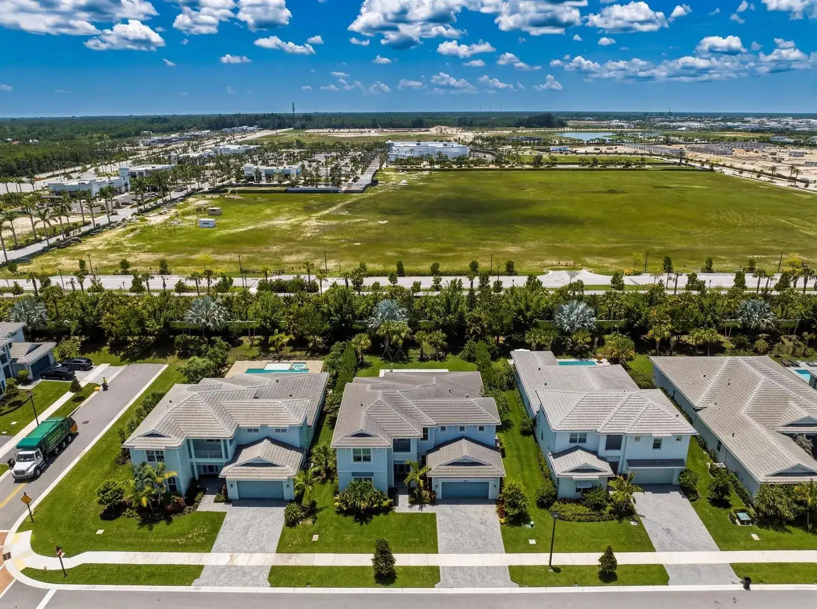9264 CRESTVIEW Circle, Palm Beach Gardens FL 33412 photo 2