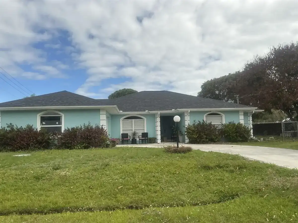 2961 SE LANDER Avenue, Port St. Lucie FL 34952