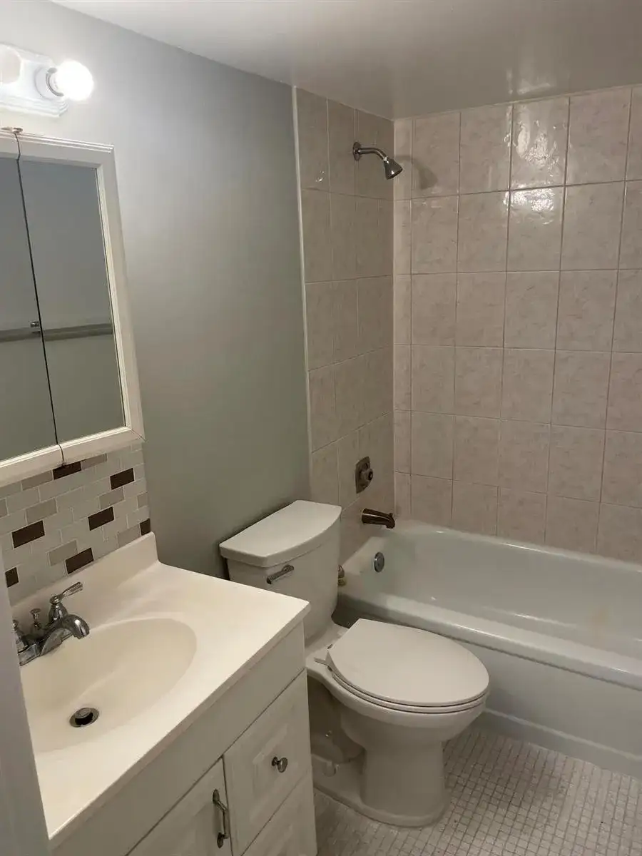 400 Village Green Circle W # 202, Palm Springs FL 33461 photo 4