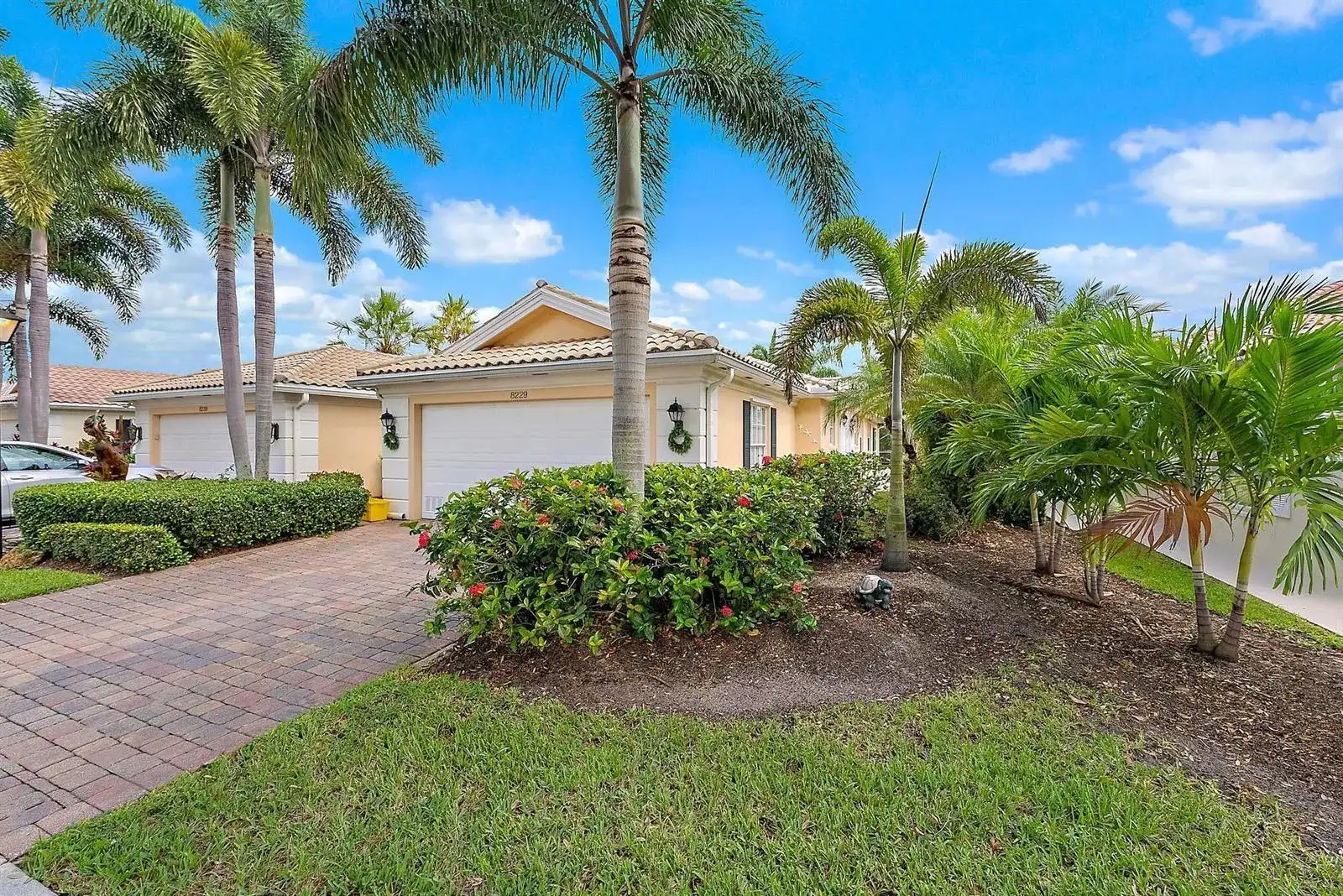 8229 Saint Johns Court, Wellington FL 33414