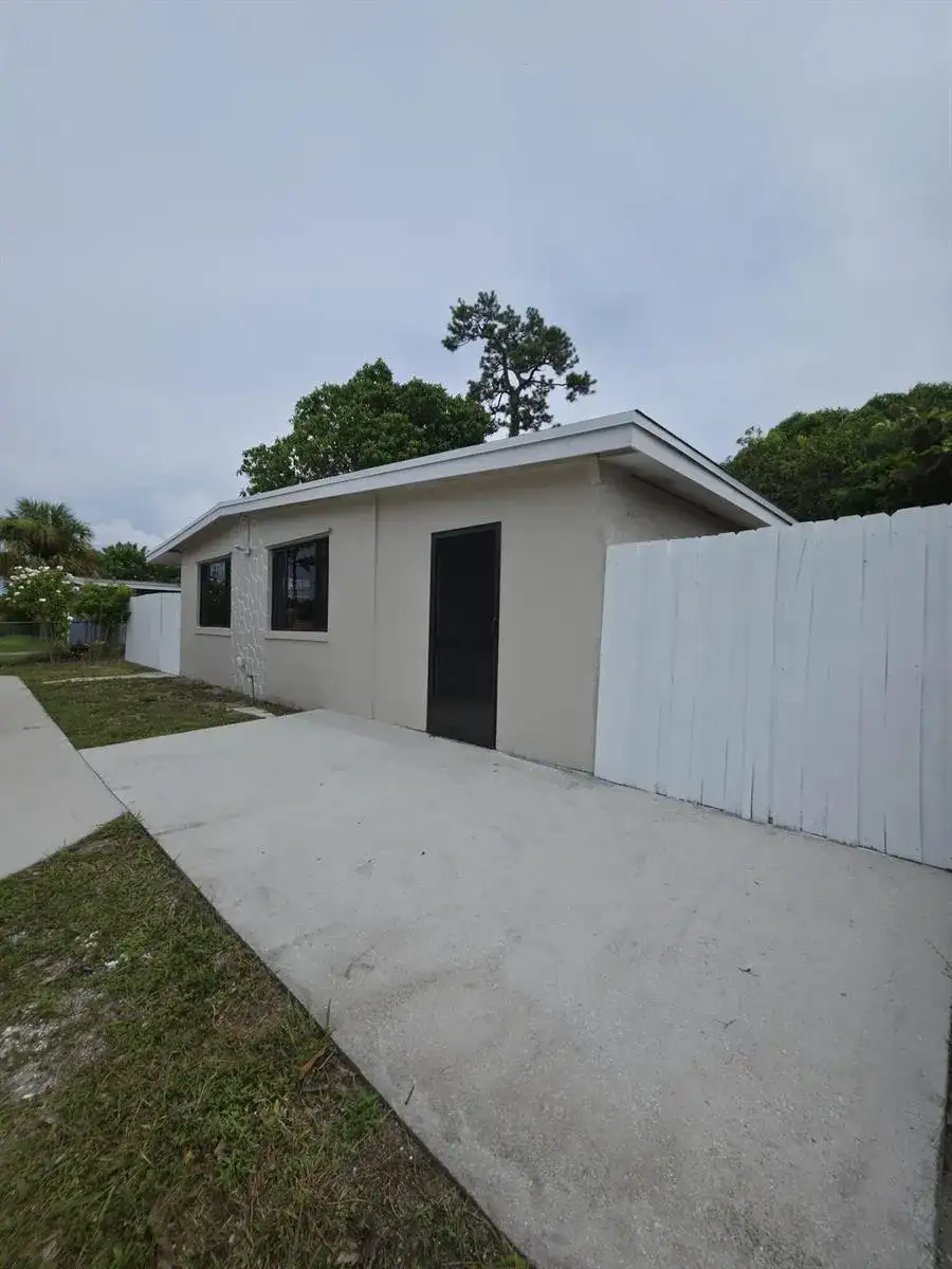 5536 PURDY Lane, West Palm Beach FL 33415 photo 2